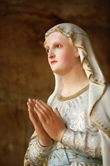 Images Dated 27th August 2007: Our Lady of Fatima, Semur-en-Auxois, Cote d Or, Burgundy, France, Europe