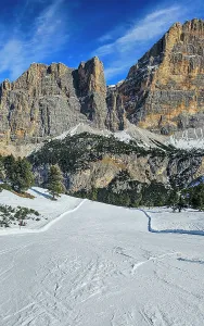 Skiing Prints: Lagazuoi mountain ski slope, Dolomites, Italy