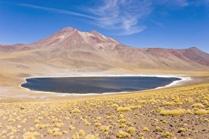 Images Dated 24th March 2008: Laguna Miscanti at an altitude of 4300m and the peak of Cerro Miniques at 5910m