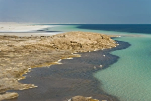 Images Dated 28th December 2006: Lake Assal crater lake in the central Djibouti with its salt pans, Afar Depression