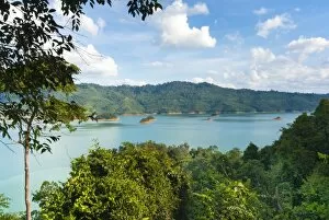 Lake Batang Ai, Batang Ai National Park, Sarawak, Malaysian Borneo, Malaysia, Southeast Asia, Asia
