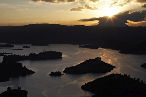 Images Dated 2nd January 2008: Lake Bunyoni, Uganda, East Africa, Africa