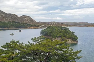 North Korean Prints: Lake in the Kumgang mountains, Democratic Peoples Republic of Korea (DPRK)