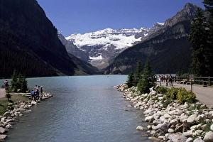 Images Dated 17th January 2000: Lake Louise, Alberta, Rockies, Canada, North America