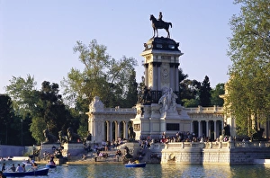 Row Boat Prints: Lake and monument at park