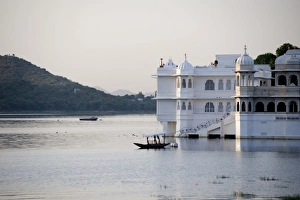 Udaipur Prints: Lake Palace at sunrise, Udaipur, Rajasthan, India, Asia