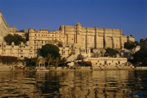 City Palace Prints: Lake Pichola and the City Palace