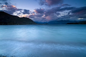 Images Dated 22nd November 2008: Lake Wanaka, Central Otago, South Island, New Zealand, Pacific