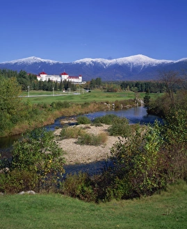 New Hampshire Prints: Large hotel below Mount Washington