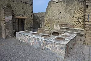 Images Dated 27th April 2010: Large Taberna, tavern with marble-covered counter in which jars or dolia are inserted