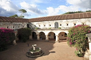 Images Dated 1st December 2007: Las Capuchinas, Convent Ruins, Antigua, UNESCO World Heritage Site, Guatemala