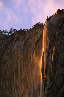 Images Dated 24th January 2000: Late afternoon light on Horsetail Falls