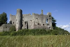 Images Dated 22nd August 2008: Laugharne castle, Laugharne, Carmarthenshire, South Wales, United Kingdom, Europe