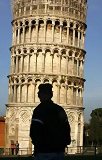 Images Dated 10th November 2006: Leaning Tower of Pisa, UNESCO World Heritage Site, Pisa, Tuscany, Italy, Europe