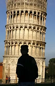 Images Dated 10th November 2006: Leaning Tower of Pisa, UNESCO World Heritage Site, Pisa, Tuscany, Italy, Europe