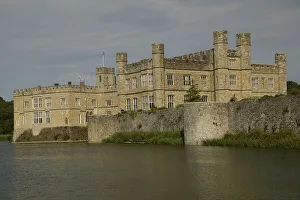 Medieval History Prints: Leeds Castle near Maidstone, Kent, England, United Kingdom, Europe