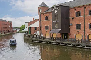 Images Dated 9th August 2009: The Leeds and Liverpool Canal at Wigan Pier, as in the book by George Orwell
