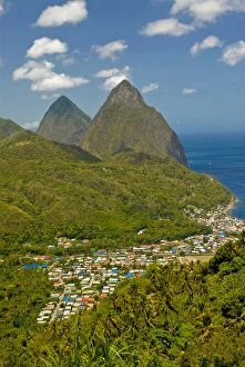 Images Dated 5th June 2007: Les Pitons, UNESCO World Heritage Site, Soufriere, St. Lucia, Windward Islands