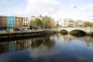 Images Dated 28th October 2009: Liffey River, Dublin, Republic of Ireland, Europe