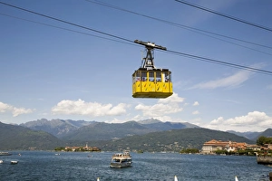 Images Dated 12th July 2007: Lift to Mottarone, Isola Bella and Isola dei Pescatori, Borromeo Islands
