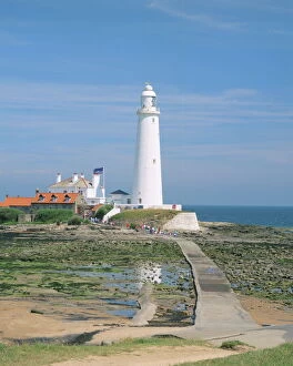 Images Dated 29th July 2008: Lighthouse, St. Marys Island, Whitley Bay, Northumbria (Northumberland)