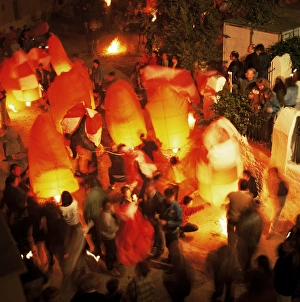 Festivity Prints: Lighting of the balloons during Easter celebrations