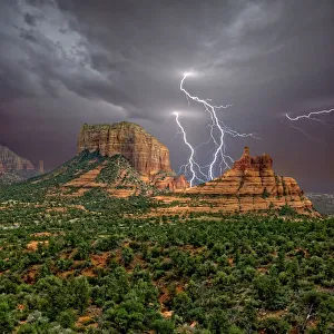 Sedona Gallery: Lightning striking in between Courthouse Butte and Bell Rock near Sedona, Arizona