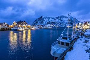 Henningsvaer Prints: The lights of the harbor of Henningsvaer