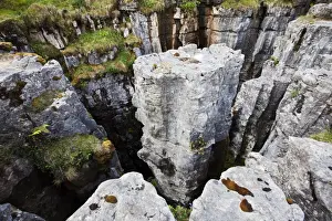 Rock Cliffs Prints: Limestone formations at Buttertubs on the Pass from Wensleydale to Swaldale