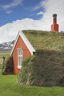 Lindarbakki turf house at Bakkagerdi