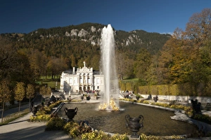 Defence Prints: Linderhof Castle with fountain in pond and Alps behind, Bavaria, Germany, Europe