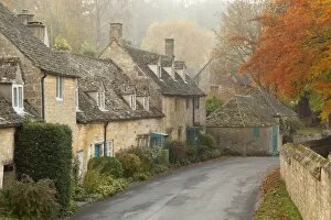 Foggy Gallery: Line of Cotswold stone cottages in autumn mist, Snowshill, Cotswolds, Gloucestershire