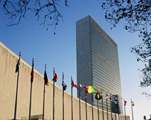 Images Dated 29th August 2008: Line of flags outside the United Nations Building