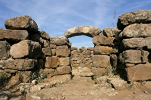 Nuoro Prints: Lintelled doorway entrance