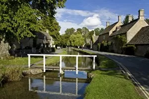 Images Dated 9th September 2010: Little Eye stream in Lower Slaughter Village, Gloucestershire, Cotswolds