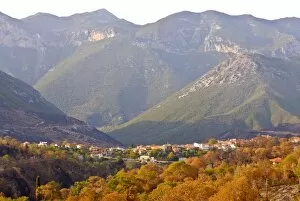 Images Dated 28th October 2007: Little mountain village in the center of mainland Greece, Greece, Europe