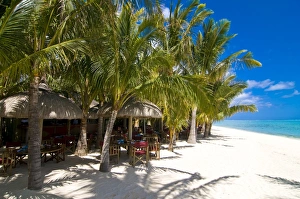 Images Dated 10th September 2008: Little restaurant on the beach of the Beachcomber Dinarobin six star hotel