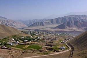 Images Dated 27th August 2009: Little village along the road between Sary Tash and Osh in the mountains