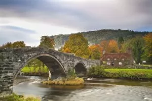 Images Dated 21st October 2010: Llanrwst Bridge (Pont Fawr), Clwyd, Snowdonia, North Wales, United Kingdom, Europe