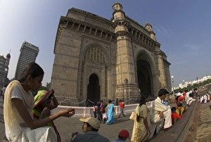 Mumbai Prints: Local tourists near the Gateway of India