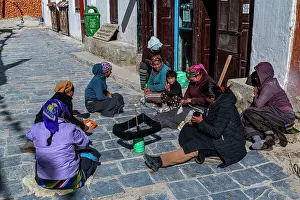 Kids Prints: Local women practising traditional weaving in Lo-Manthang village