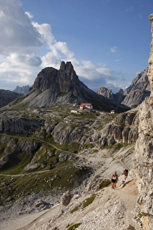 Images Dated 21st August 2010: Locatelli refuge on the Tre cime di Lavaredo walk, Dolomites, eastern Alps