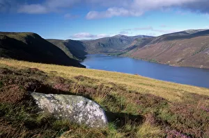 Images Dated 7th January 2000: Loch Muick and Lochnagar