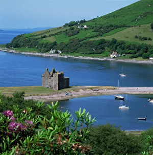 Images Dated 8th August 2008: Lochranza Castle