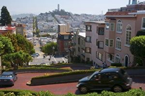 Images Dated 9th May 2009: Lombard Street, the Crookedest street in the world, San Francisco, California