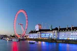 Ferris Wheel Collection: London Eye in early evening light. London, England, United Kingdom, Europe