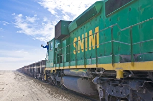 Images Dated 6th February 2008: The longest iron ore train in the world between Zouerate and Nouadhibou