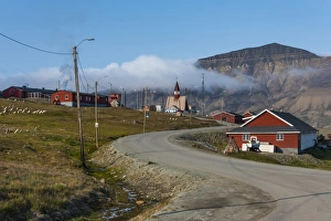 Spitzbergen Prints: Longyearbyen, Spitsbergen, Svalbard, Arctic, Norway, Scandinavia, Europe