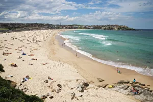 Images Dated 26th March 2008: Looking across Bondi Beach in the Eastern Suburbs towards North Bondi, Bondi