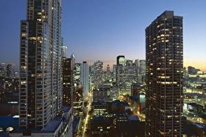 Looking south down Rush and Wabash Street in the evening